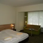 Ξενοδοχείο Lindenhof 3*