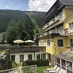 Lindenhof 3*