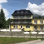 Отель Lindenhof 3*
