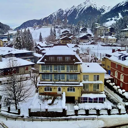 Hotel Lindenhof 3*