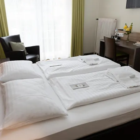 Hotel Lindenhof 3*