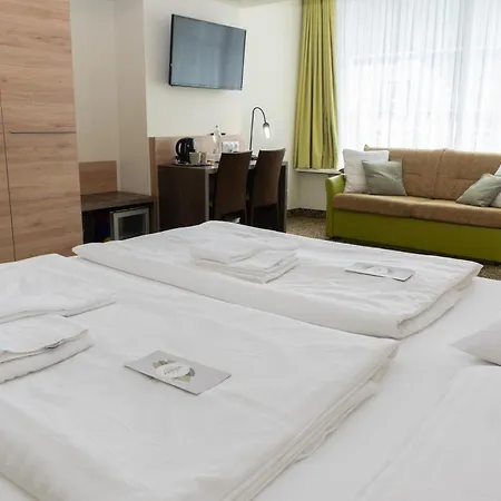 Hotel Lindenhof 3*