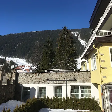 Lindenhof فندق باد جاستاين