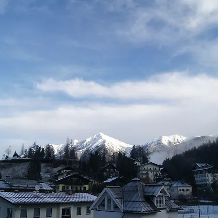 Lindenhof فندق باد جاستاين