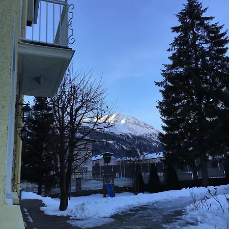 Lindenhof فندق باد جاستاين